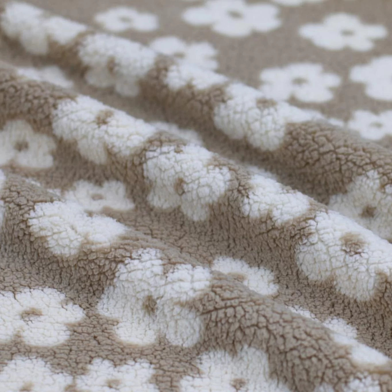 Teddyplüsch Blumenmuster wollweiß / 0,5 m