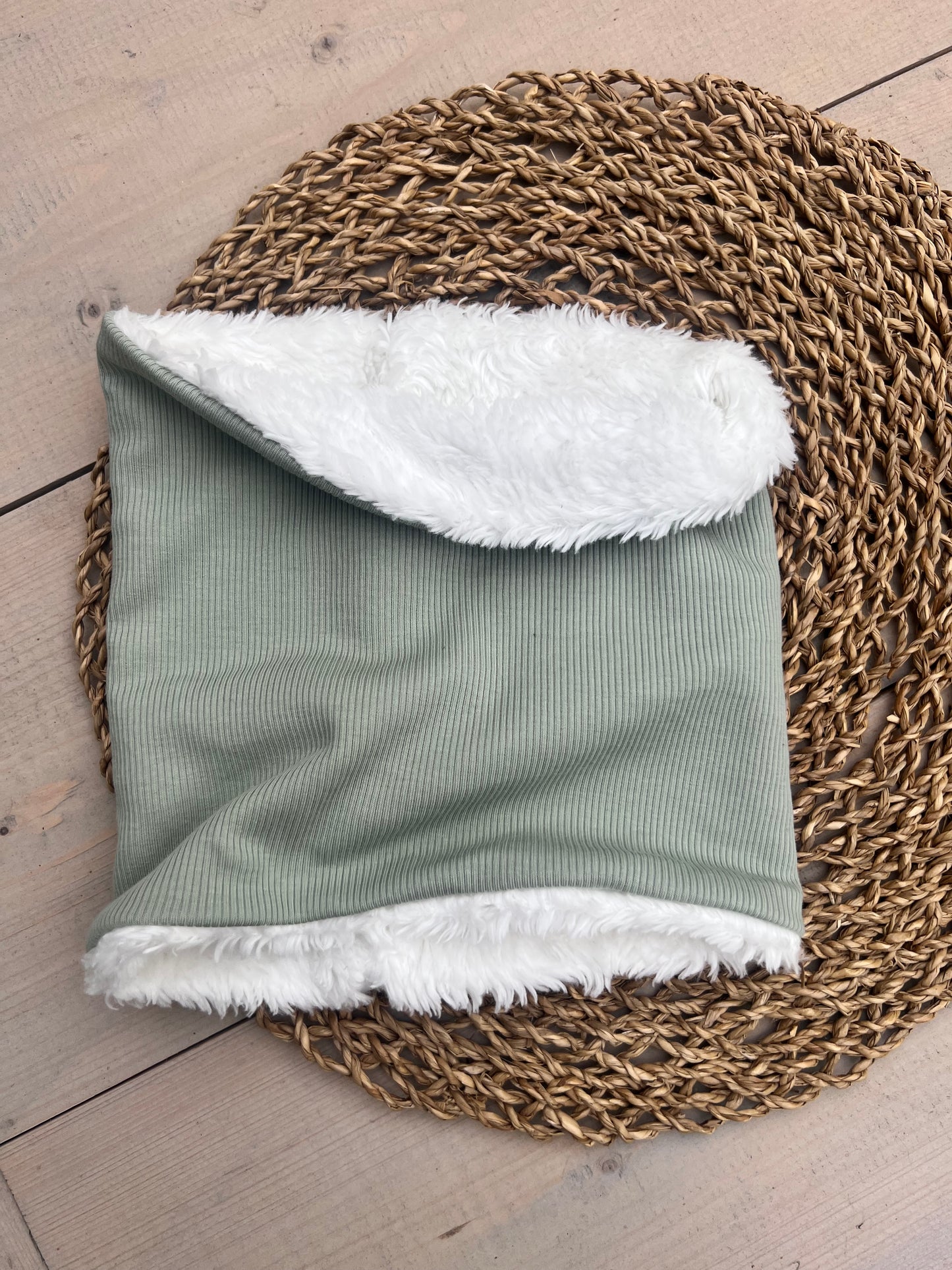 Set Hipsterbeanie und Loop Rippenjersey
