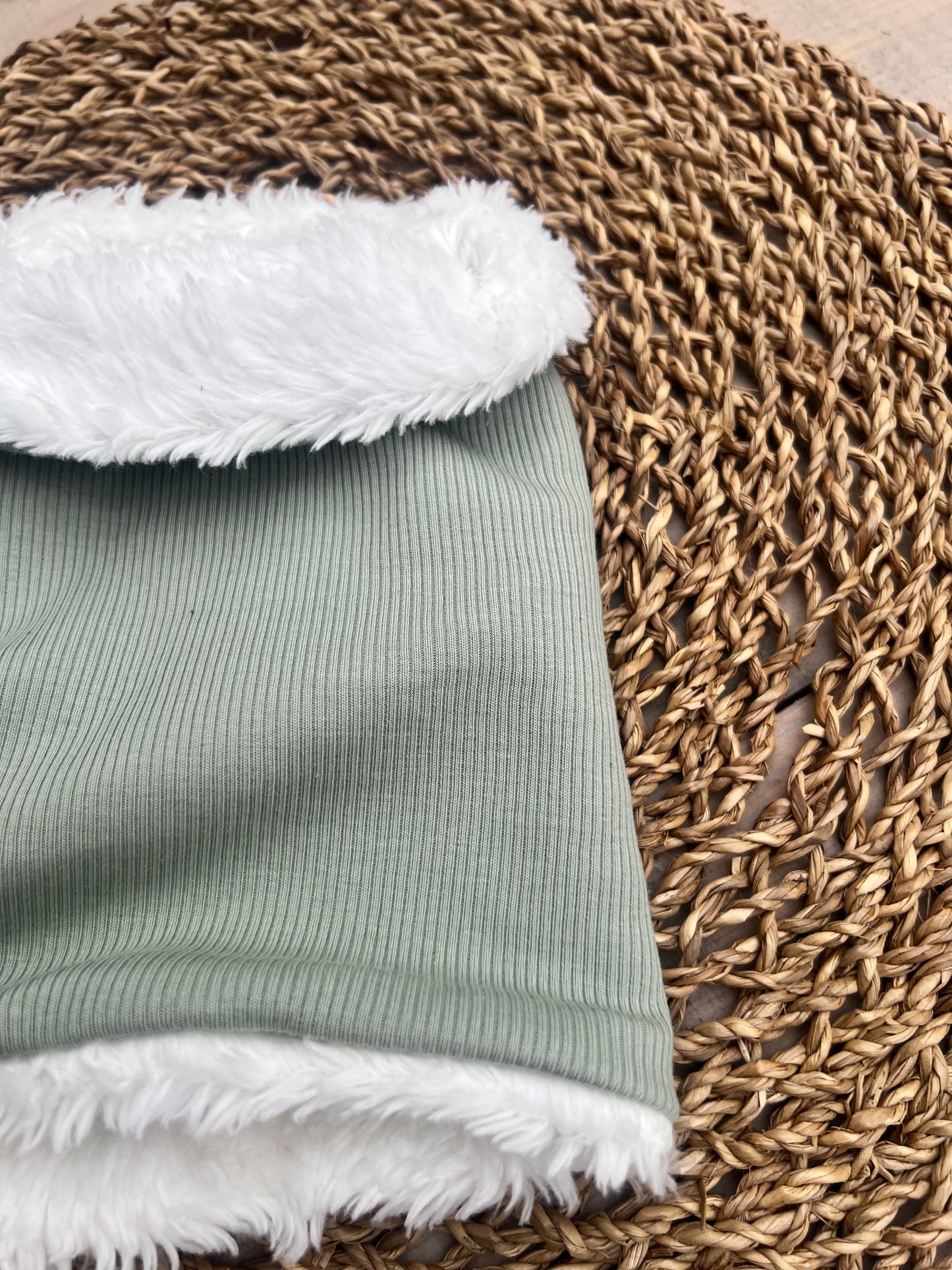 Set Hipsterbeanie und Loop Rippenjersey