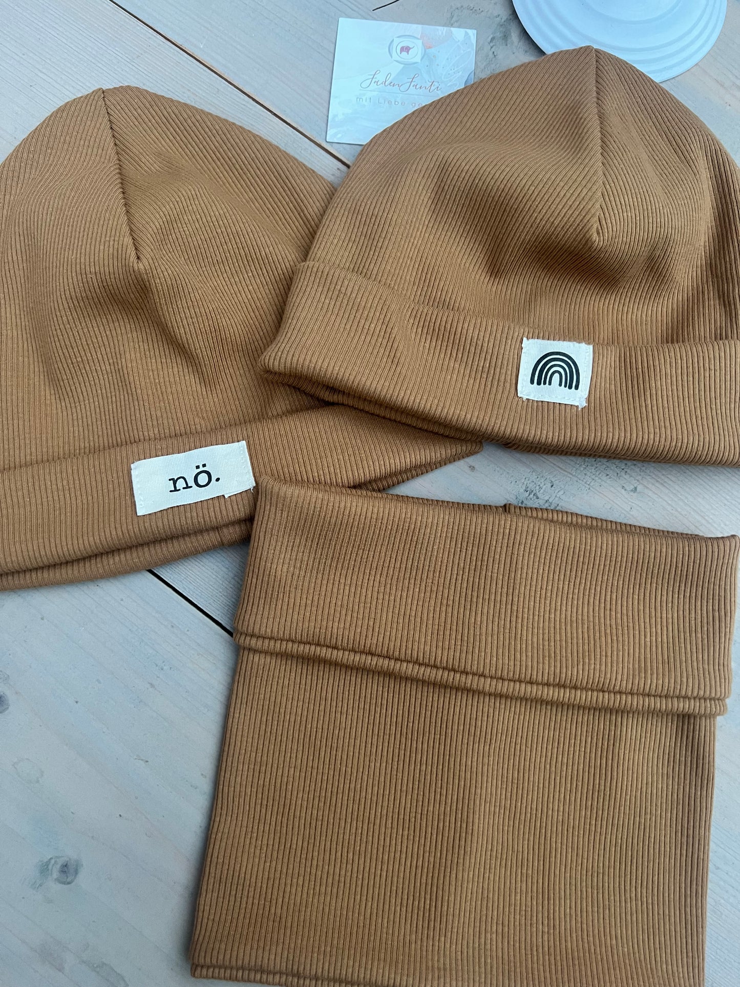 Set Hipsterbeanie und Loop Rippenjersey